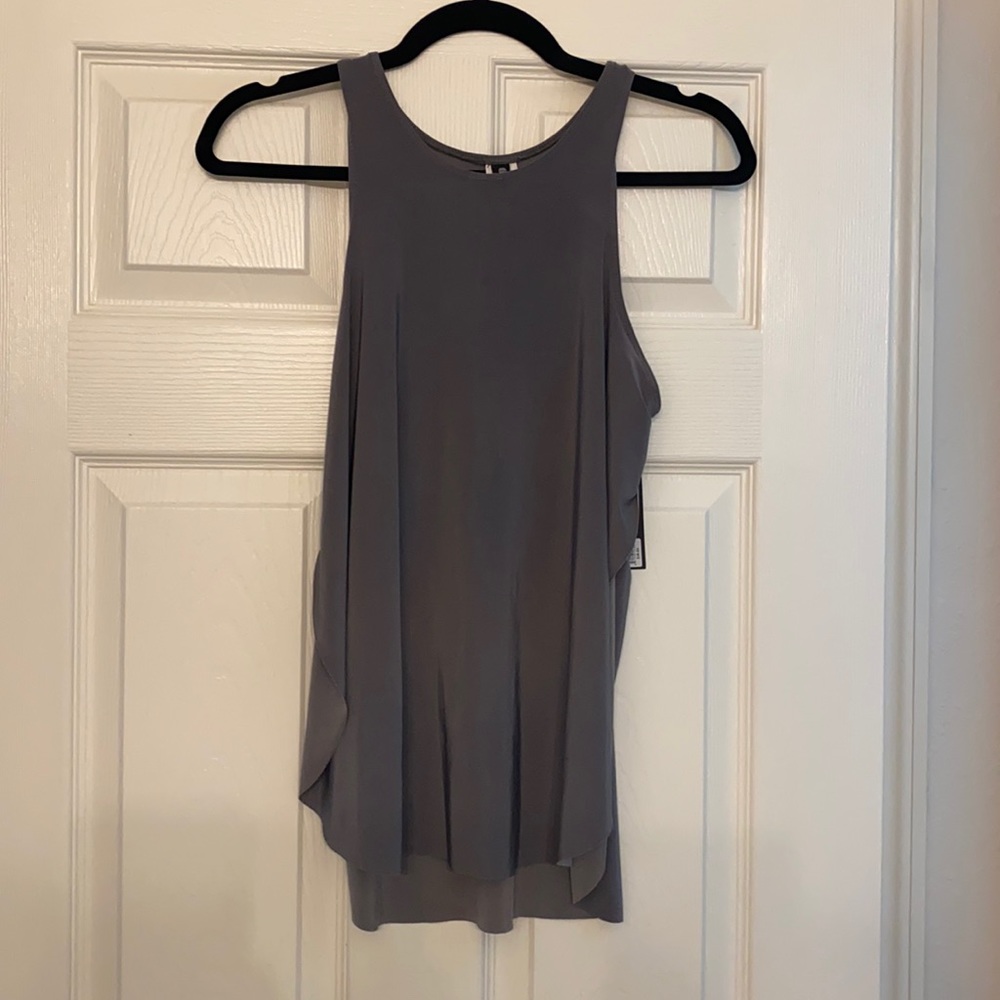 Onzie Molly tank NWT